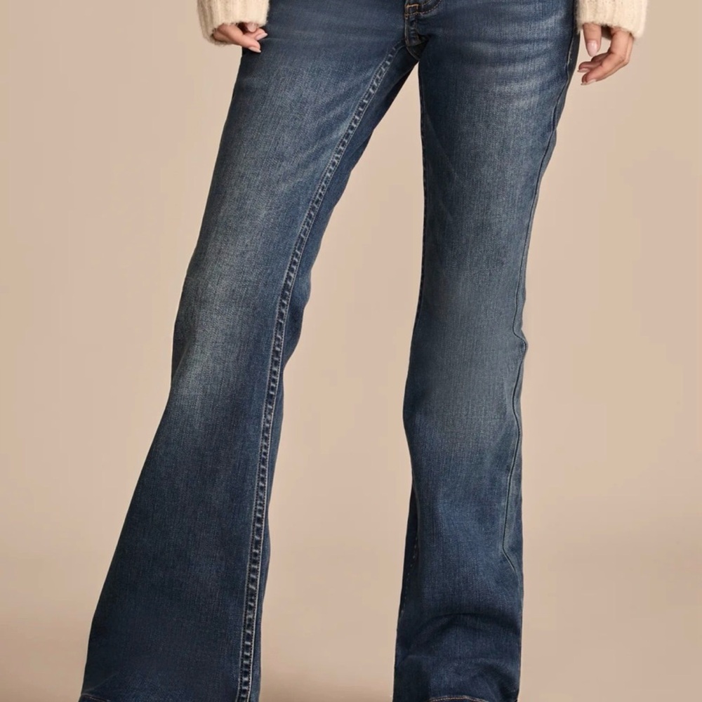 New Lucky Brand Dark Blue Flare Jeans – Low Rise, Chic Cut-Off Hem, Stylish